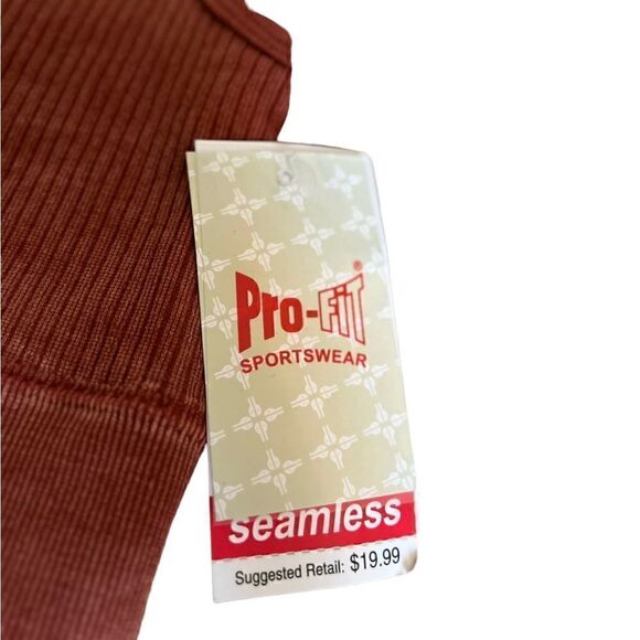 Pro-Fit Sportswear Sports Bra Orange Size Medium NWT - Picture 2 of 4